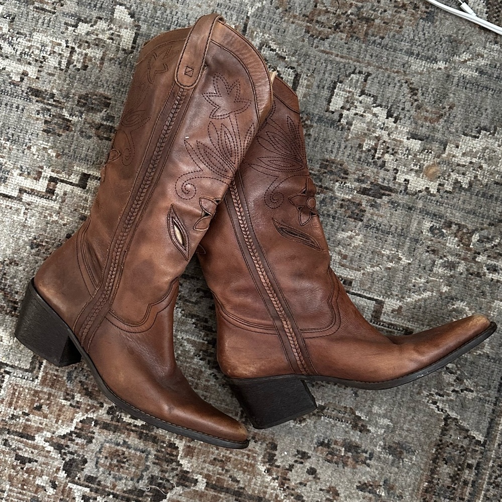 ✨SOLD✨ George Brown Leather Cowboy Boots
